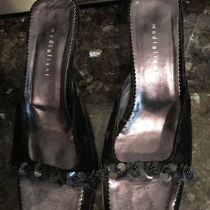 Black velvet shoes with sequins